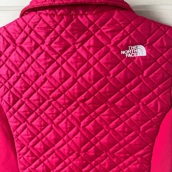 009 The North Face Quilted Vest - Picture 3 of 7